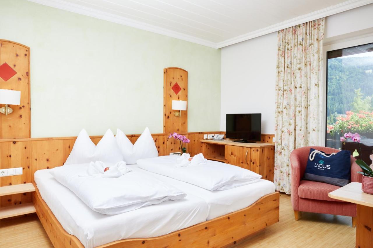 Lacus Hotel Am See Weissensee Rum bild