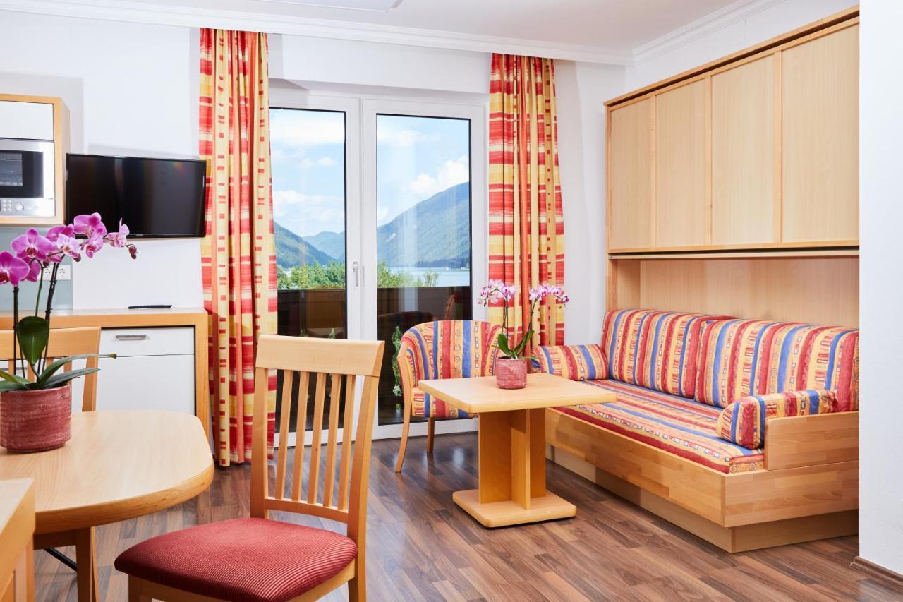 Lacus Hotel Am See Weissensee Exteriör bild