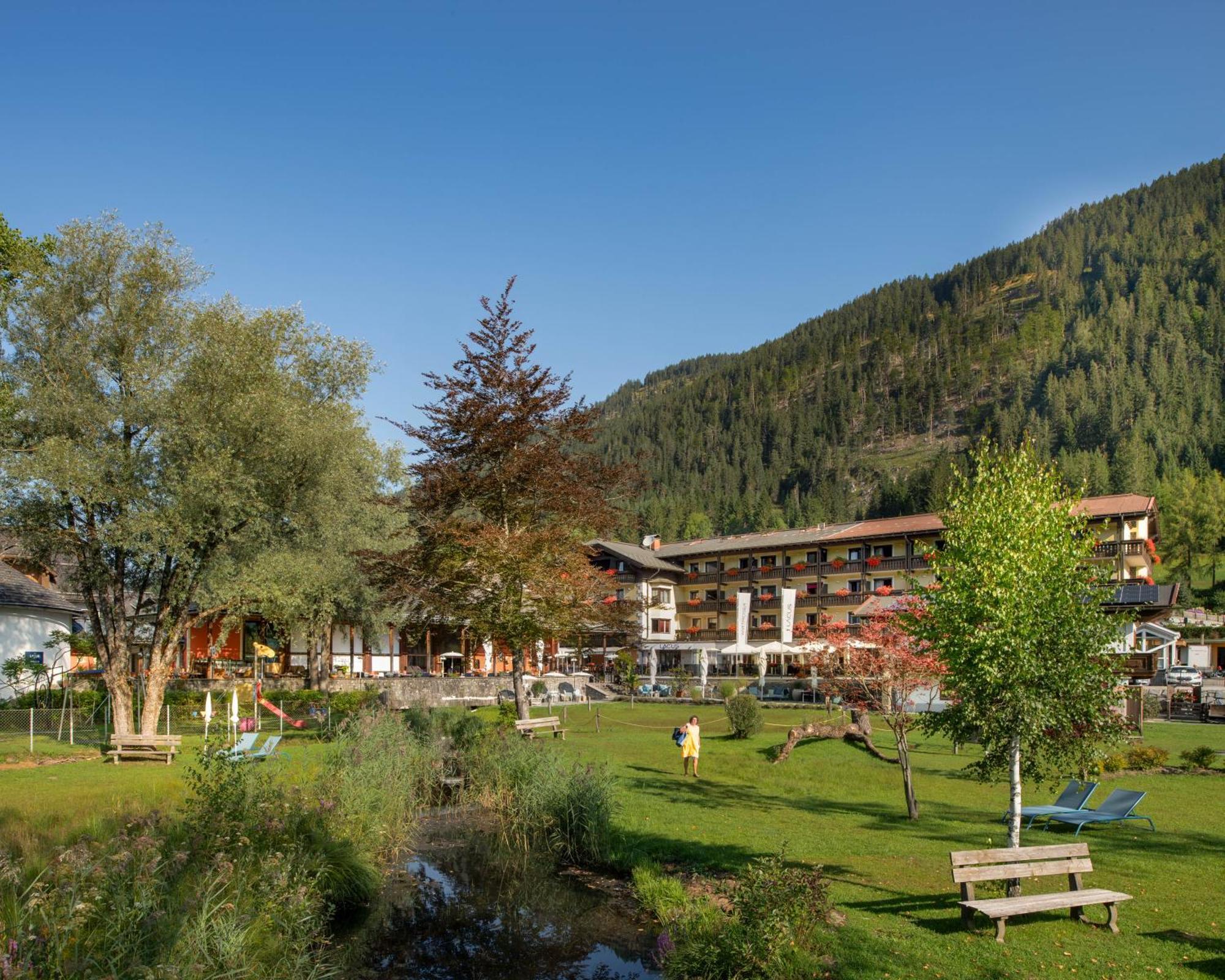 Lacus Hotel Am See Weissensee Exteriör bild
