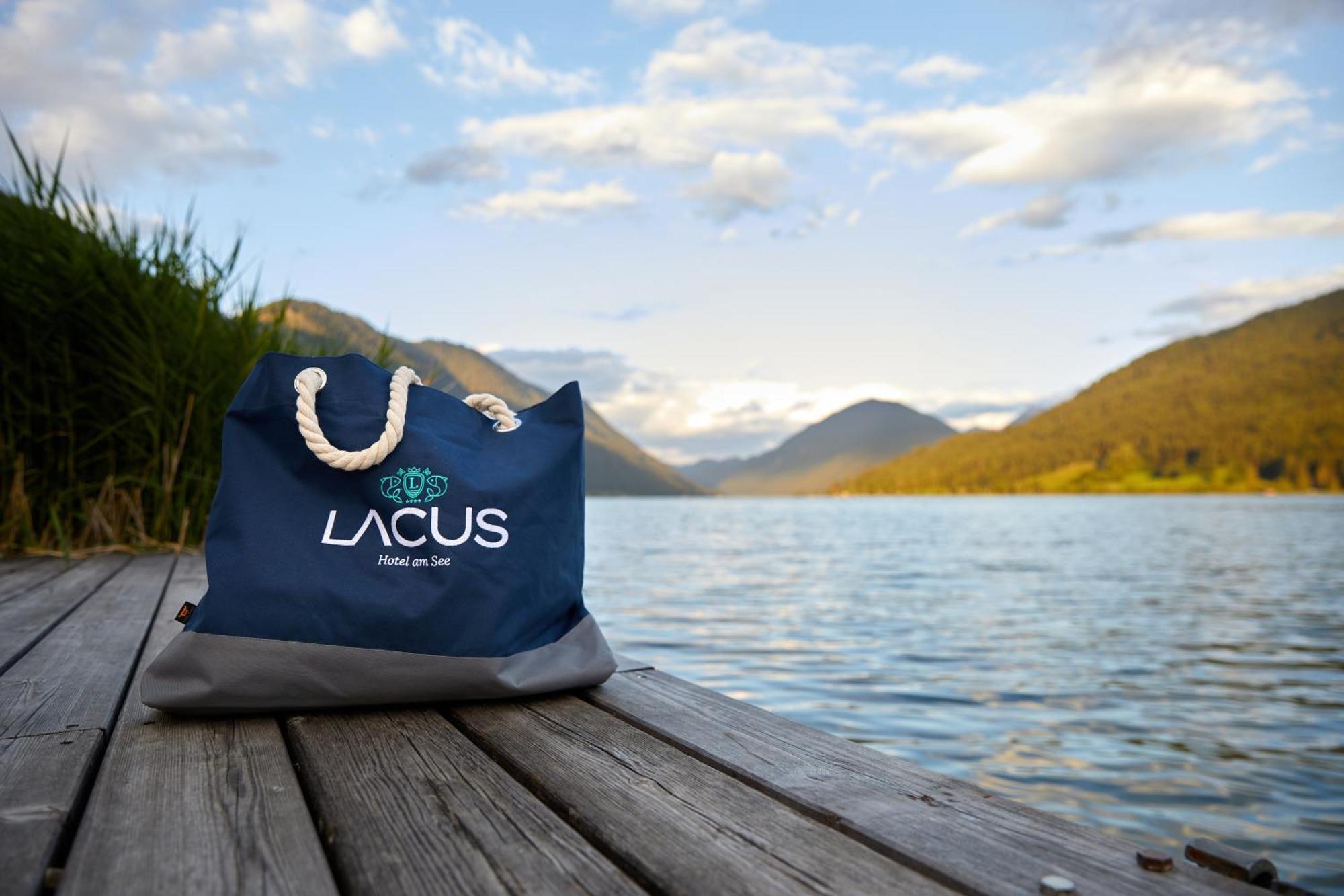 Lacus Hotel Am See Weissensee Exteriör bild